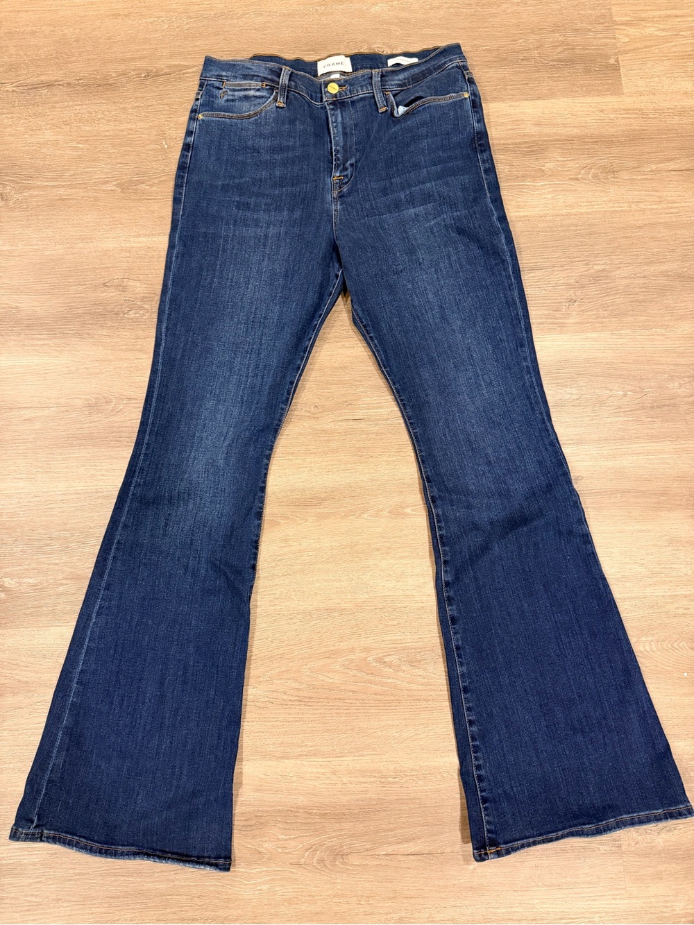 FRAME Le High Flare Jeans Size 33 NWT Dark Wash